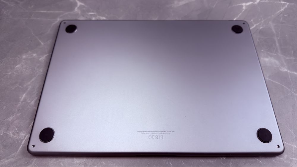 Macbook Air 15 inch, 16GB, 2TB