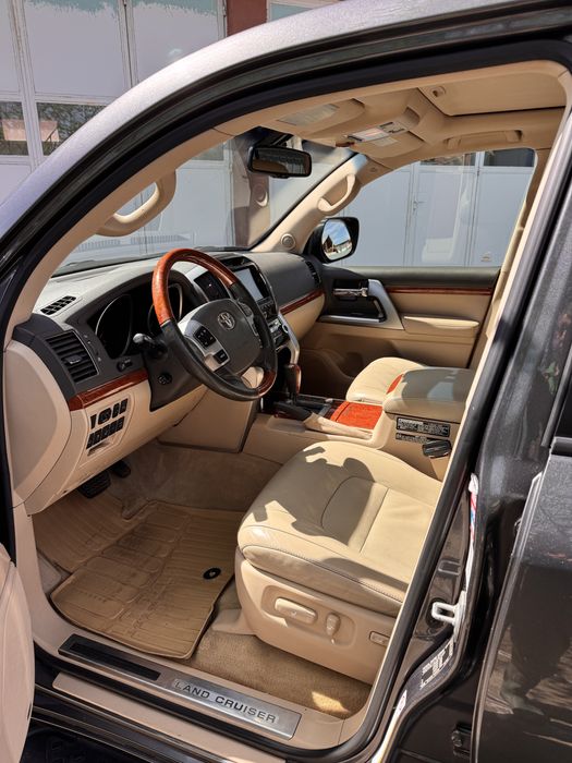 Toyota Land cruiser 200 facelift diesel