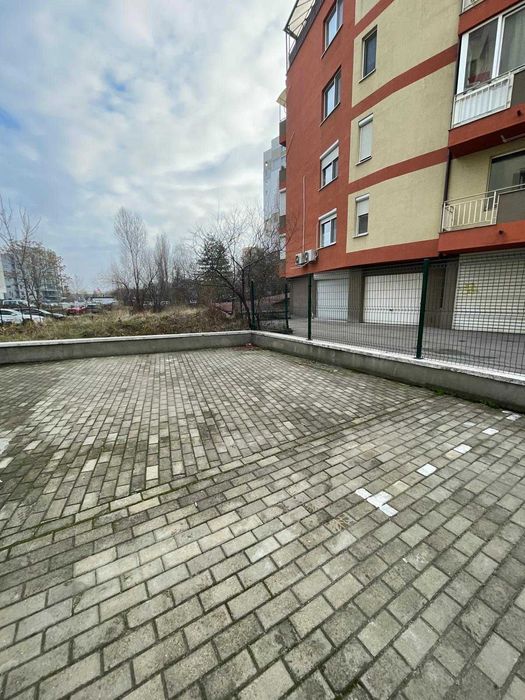 Паркомясто под наем