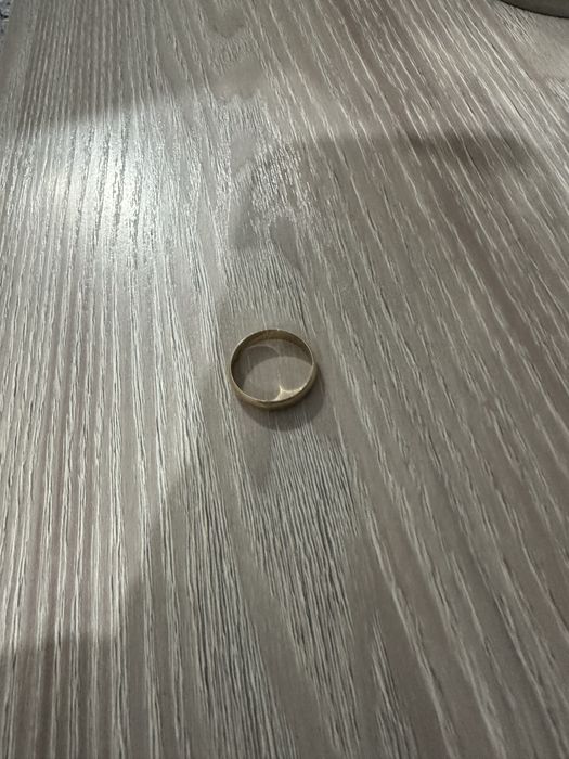 Продам  золотые кольца