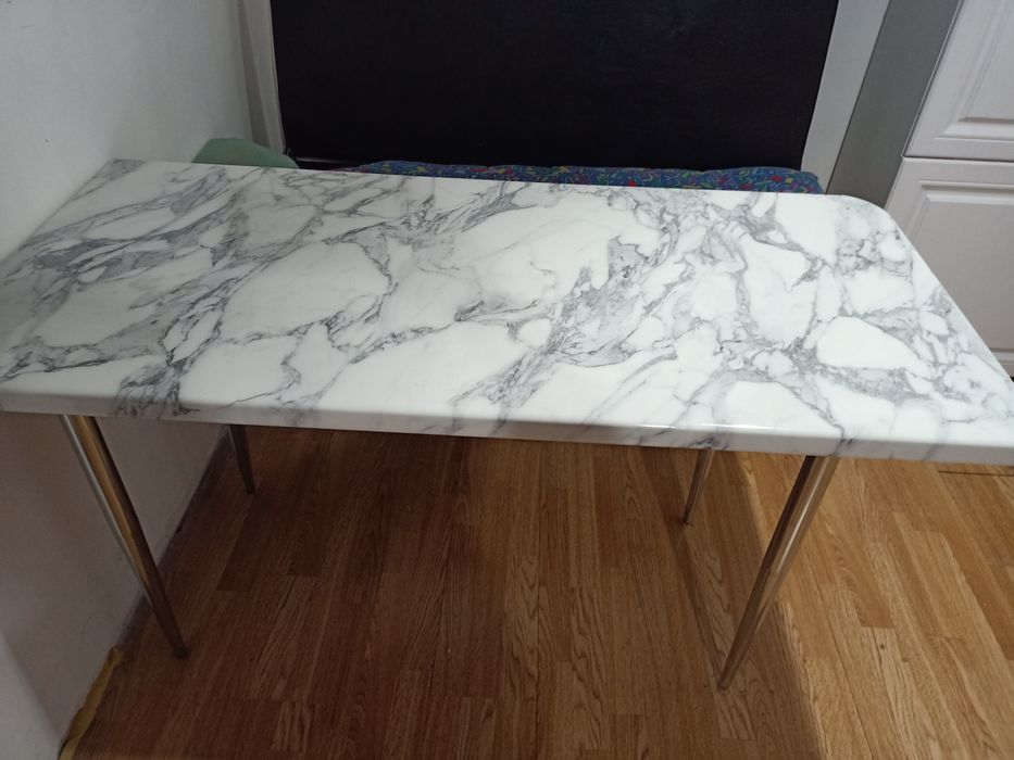 Продам стол кухонный