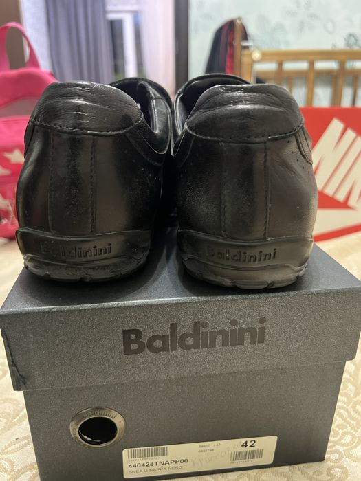 Продам кроссовки Baldinini, размер 42!