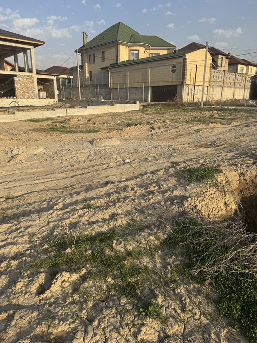 Участок с видом на город