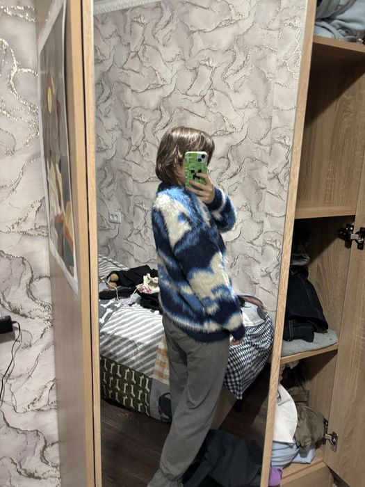 абсолютно нвоый ОЧЕНЬ теплый свитер