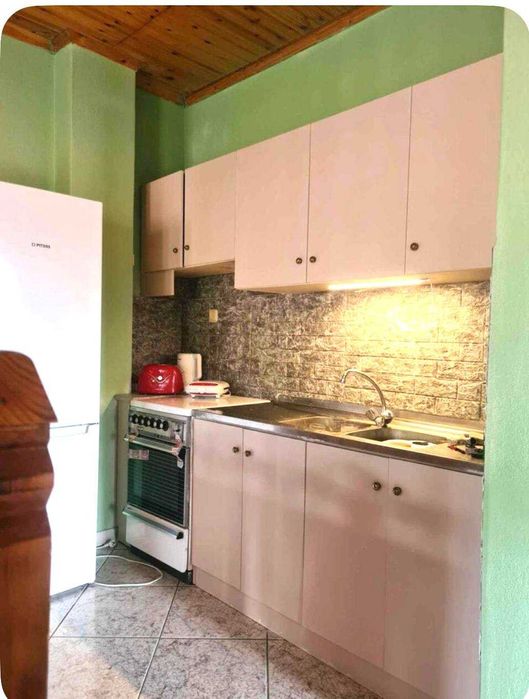 Продава апартамент - етаж от къща  с площ 70 м2 в Аспровалта, Гърция