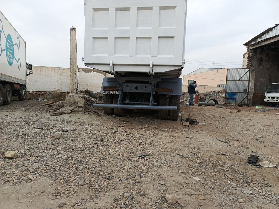 Howo 25 tonnalik kuzuf srochni sotiladi!