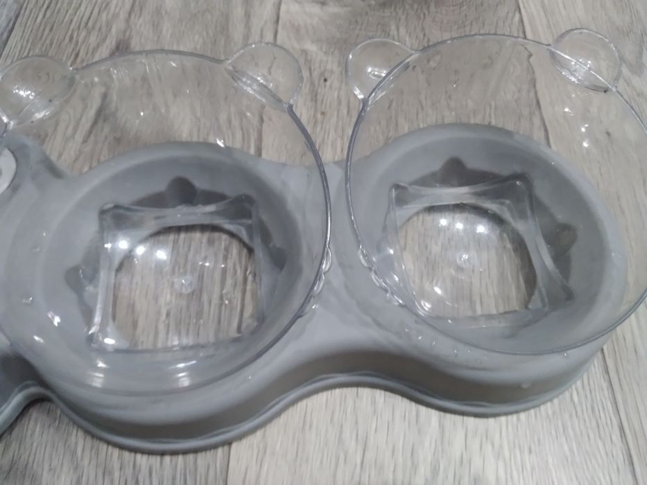 Кормушка для кошек с поилкой