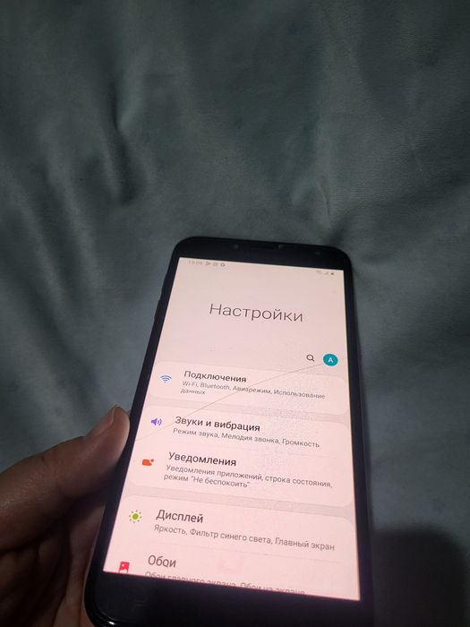 Продам Samsung J4