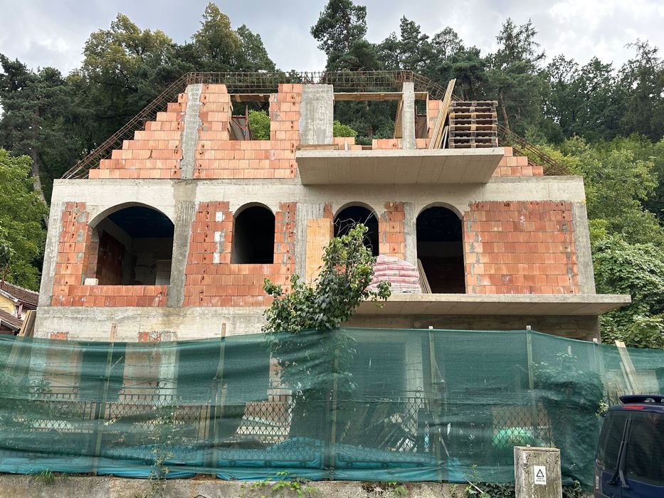 Echipă serioasă calificată exzecutam  case la rosu sau la gata