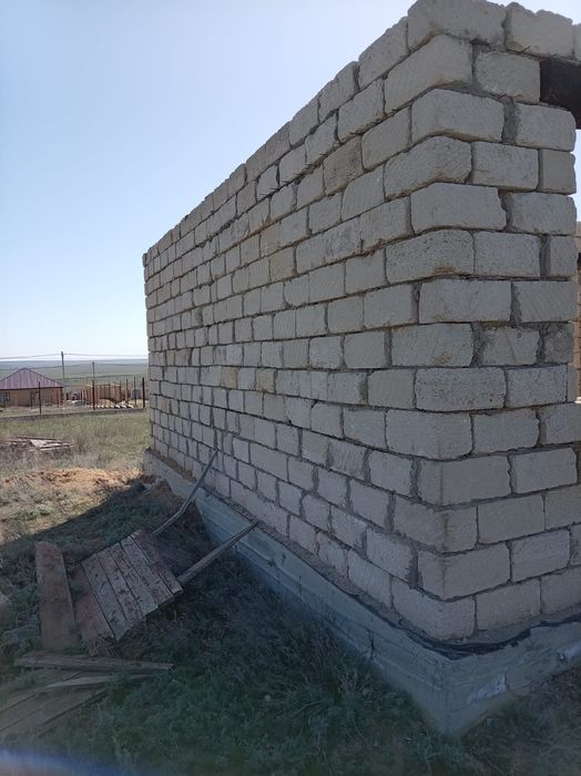 Продаю участок с времянкой