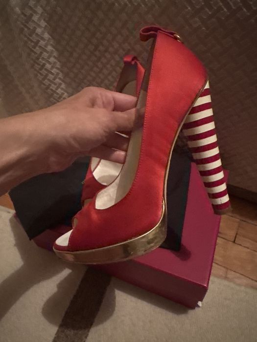 Daquared обувки с ток