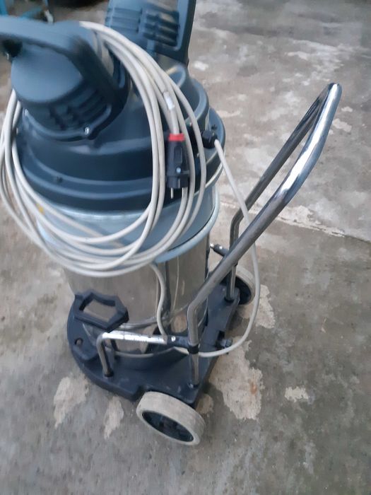 Aspirator industrial NILFISK
