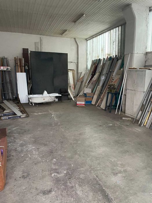 Sectie PVC de inchiriat. 98mp+ curte 105 mp.