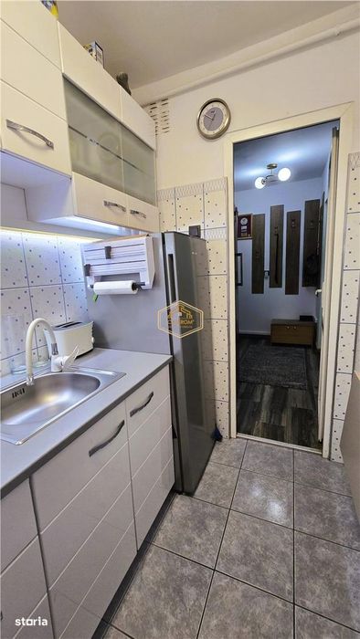 Etaj I | Apartament cu 2 camere si balcon | Botizului