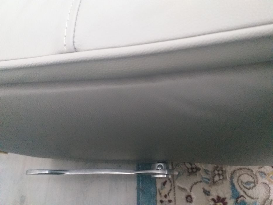 Новое кресло-качалка кожаная.в