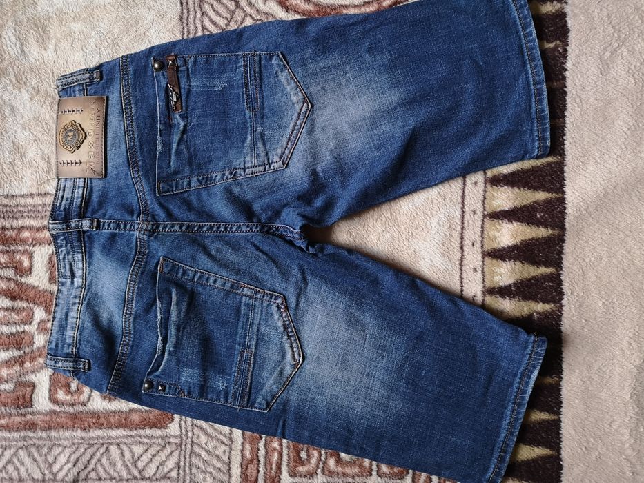 Джинсы и джинсовые шорты