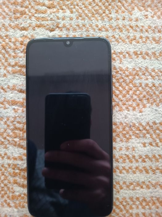 Redmi 7 sotiladi 700 ming soʻm