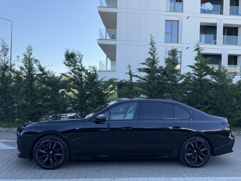 BMW SERIA 7 - 740d xDrive m-paket pro l individual l usi electrice I sky