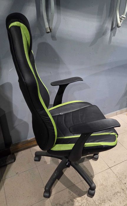 Геймърски стол и директорски стол