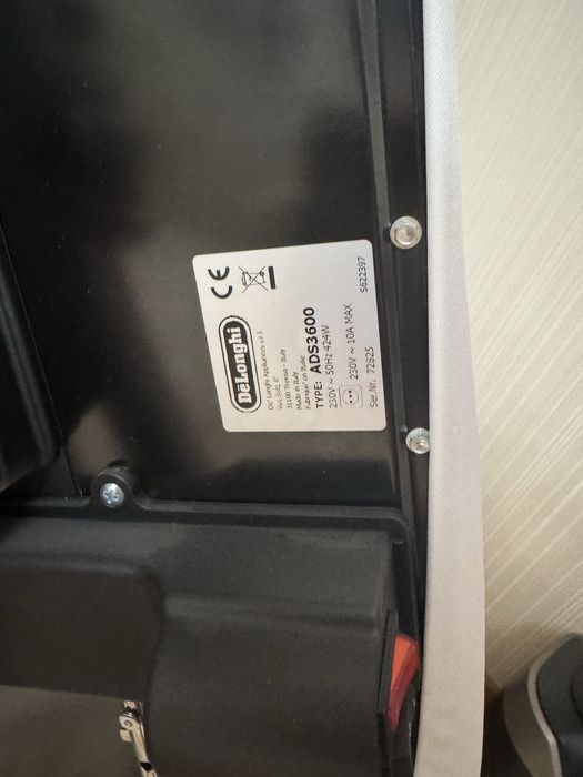 Продам гладильную доску Delonghi ADS 3600