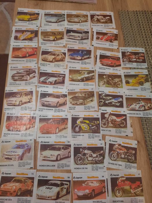 Две серии картинки от дъвки Бомбибом