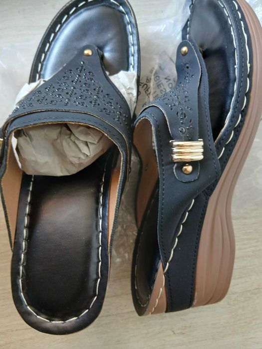 Дамски чехли голям размер