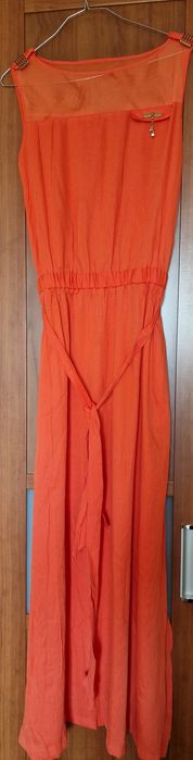 Продадим  платья