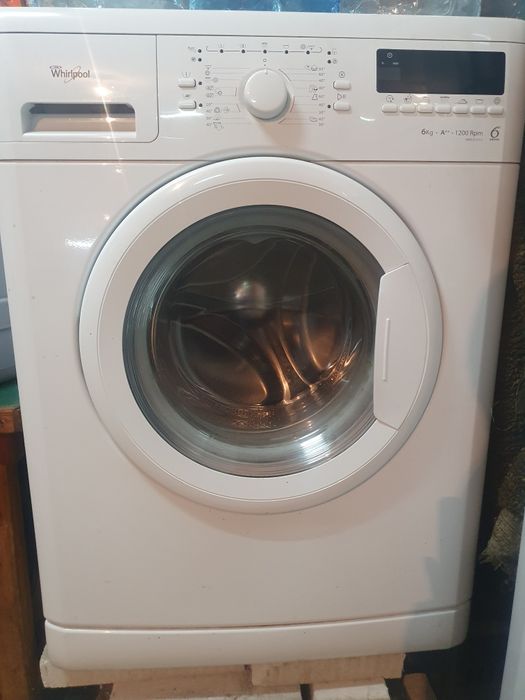 Пералня whirlpool 6 sense 6 kg за части или ремонт