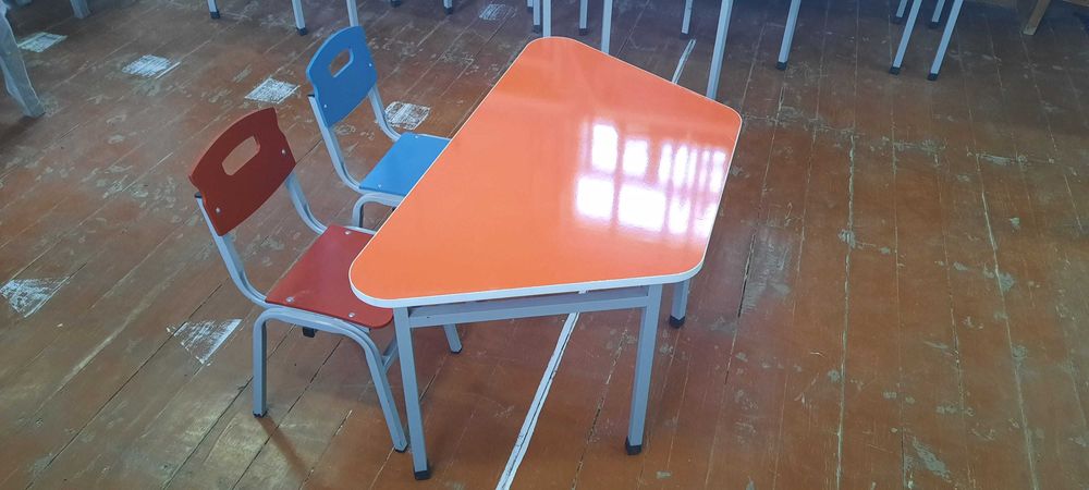 Bolalar ovqatlanish Stol stuli