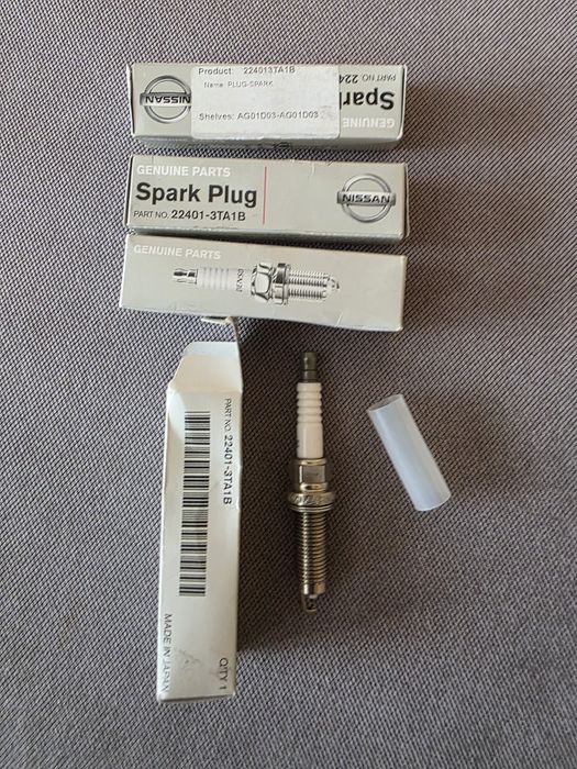 ПРОМОЦИЯ - Продавам 4броя Запалителни Свещи и Маслен филтър за Нисан