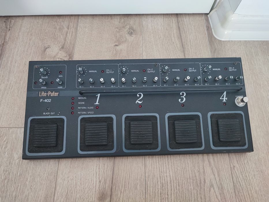 Controller audio de picior Lite Puter F 402 cu 4 canale