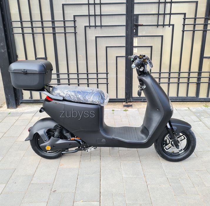 Scuter Electric 900W Baterie Lithiu 30Ah Autonomie 70-90km Full Led