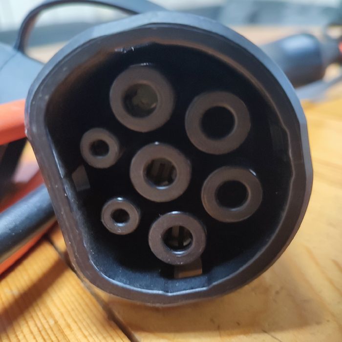 Aptiv - зарядно за ел автомобил