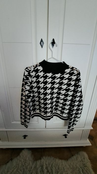 Pulover ( + 2 Blugi ) pret lot