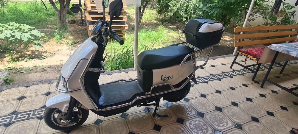 Arzon Skuter Bonvi tezda sotiladi