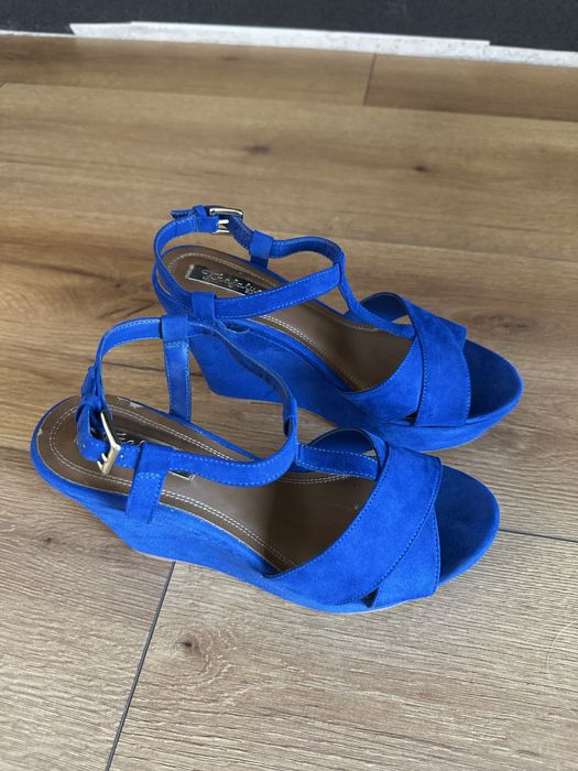 Сандали сини Zara