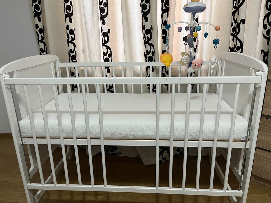 Pătuț bebe din lemn