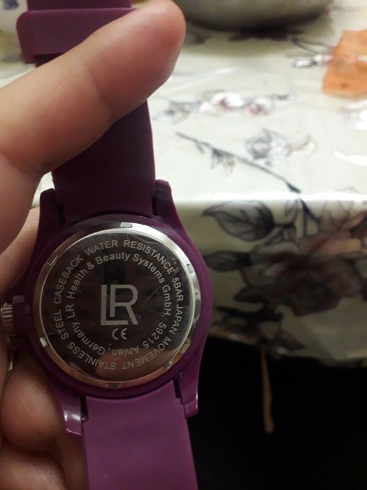 Продам новые часы