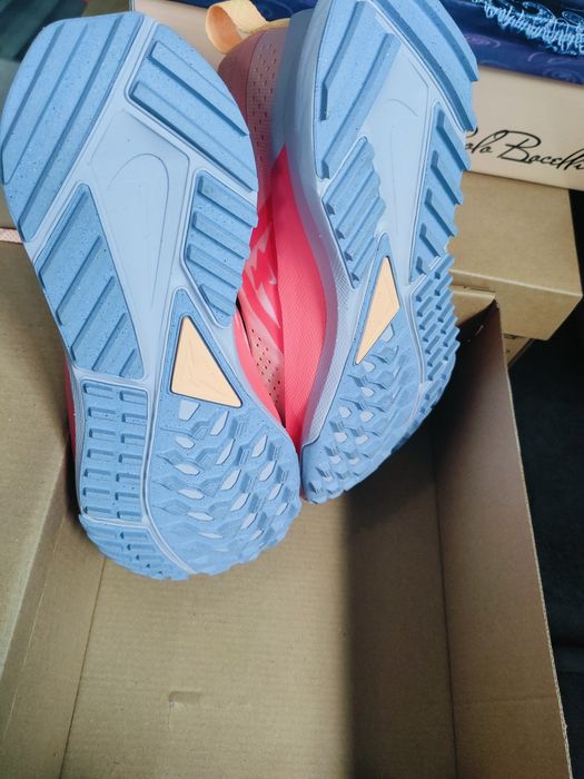 Дамски маратонки Nike