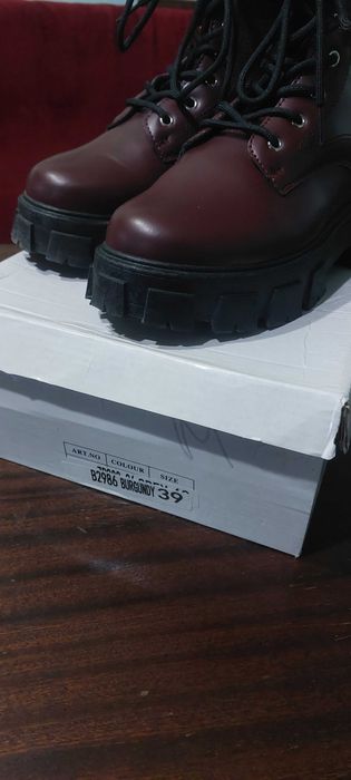 Зимни дамски боти, номер 39- цена 25 лв