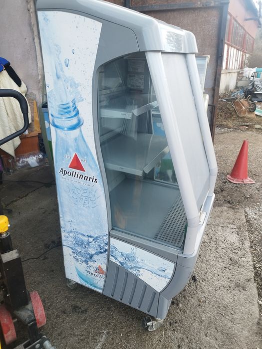 Отворена хладилна витрина