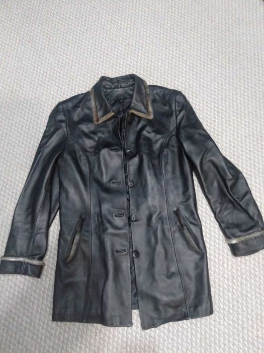 Куртки женские и мужская