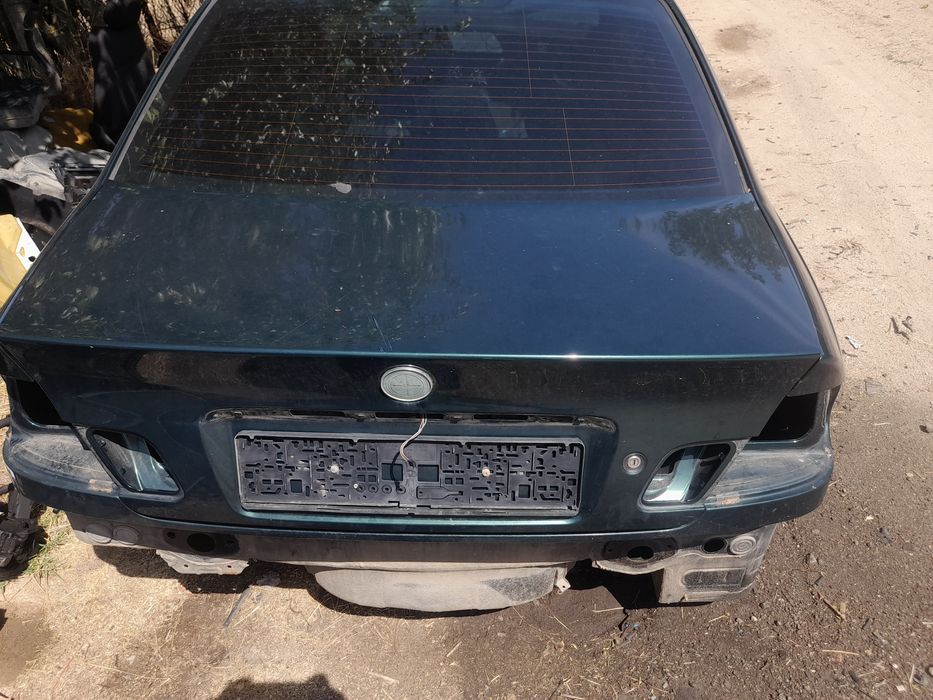 Капак на багажник за бмв е46 купе