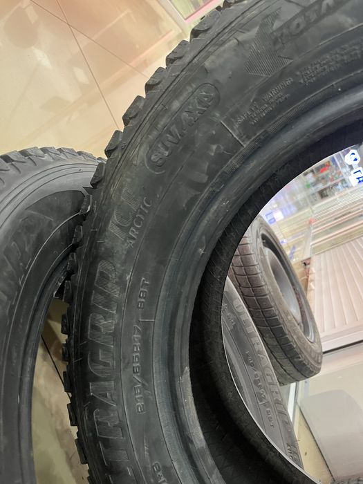 Пара шин good year 215 65 r17