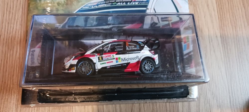 Светът на Рали Rally Брой 1 Toyota Yaris - Количка и Списание