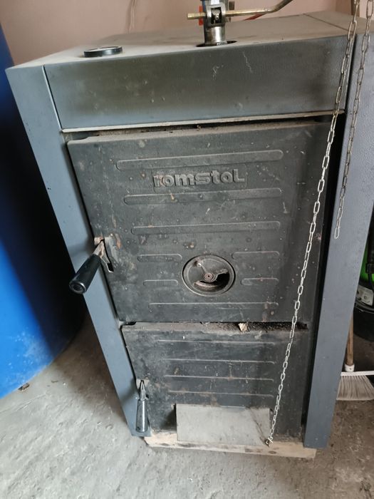 Centrală pe lemne
