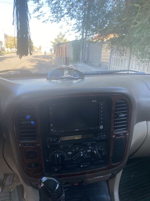 Продам land cruiser 2001 j100