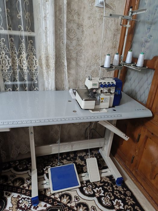 Оверлог, швейная машинка