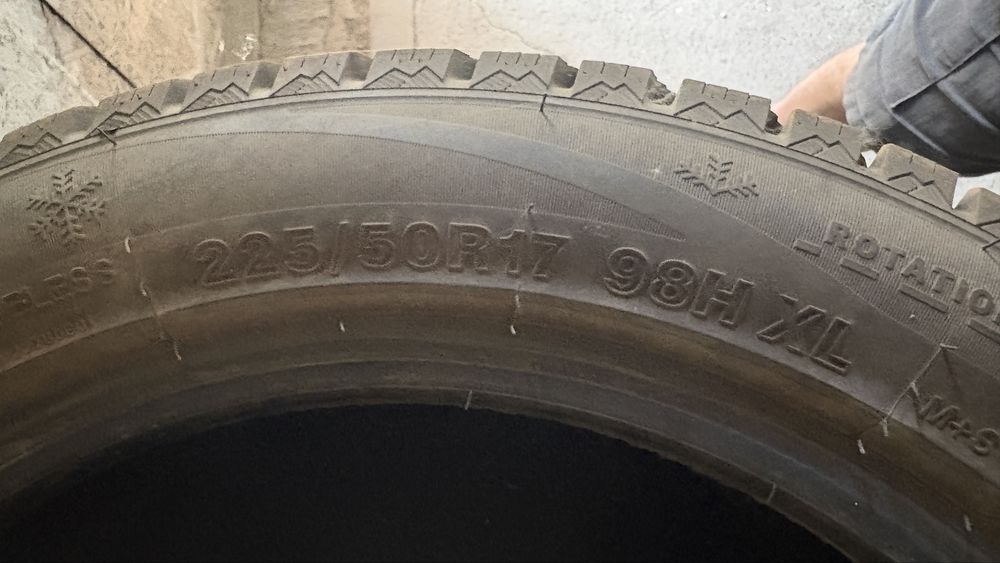 Продам резину зимние в отличном состояние