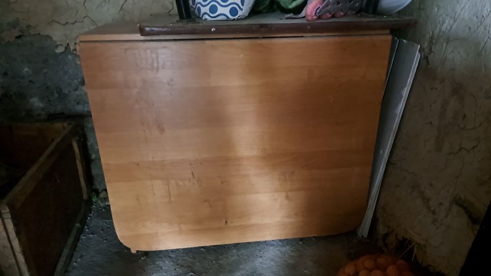 Продам книжный стол